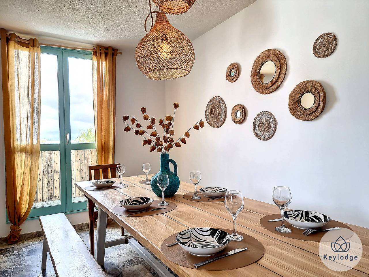 Entire apartment, Étoile Bleue - 150m2 T4 in the centre of St-Gilles in Saint-Gilles les Bains, Saint-Paul