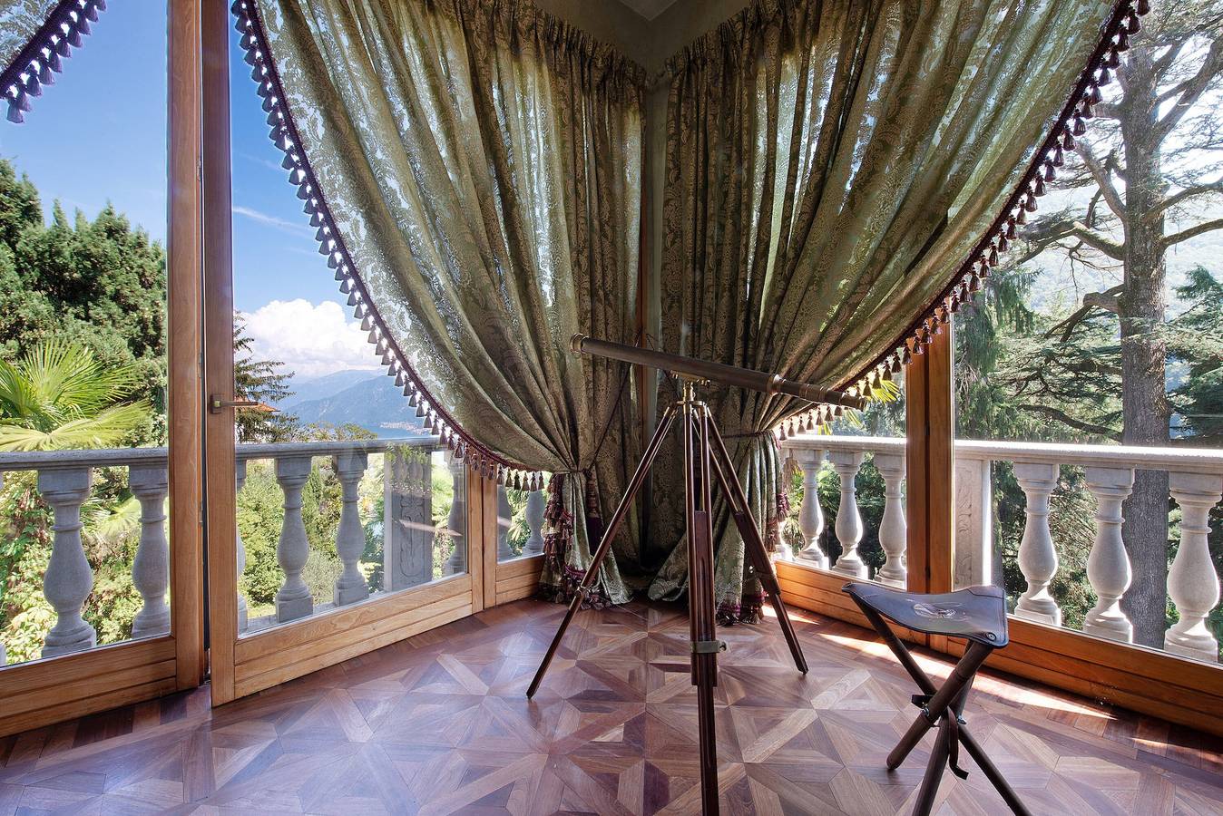 "Historic Villa Argegno Como lake", with private terrace and lake view in Dizzasco, Comune di Dizzasco