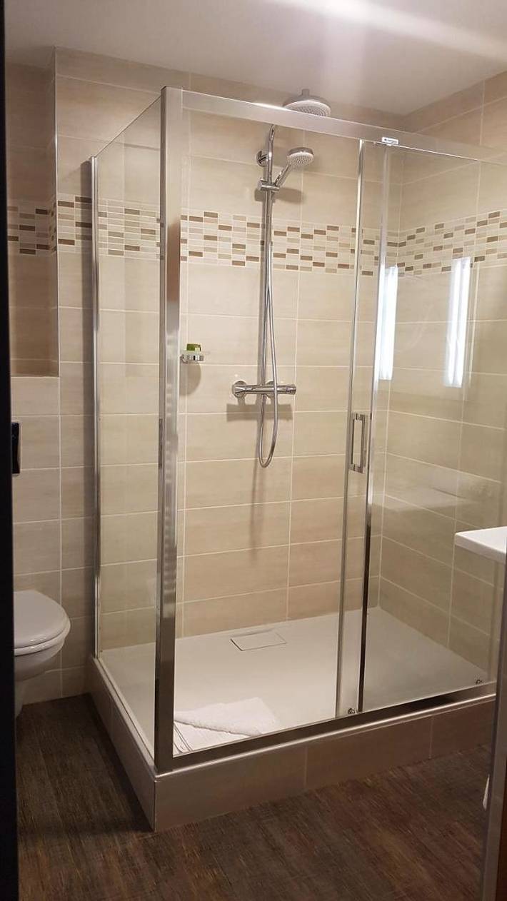 Hôtel pour 2 personnes, avec vue et terrasse à Panissières - 2