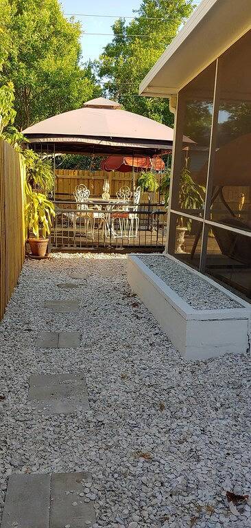 Vacation rental for 7 people, with yard in Palm Harbor