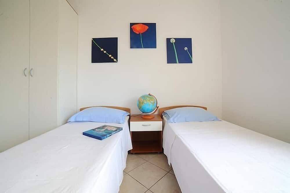 Entire apartment, Holiday apartment Ugento for 1 - 4 persons with 2 bedrooms - Holiday apartment in one or multi-famil in Torre Mozza (Salento), Gulf of Taranto