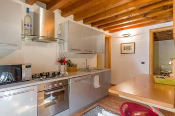 Apartment for 5 People in Centro Storico di Verona, Verona, Photo 4