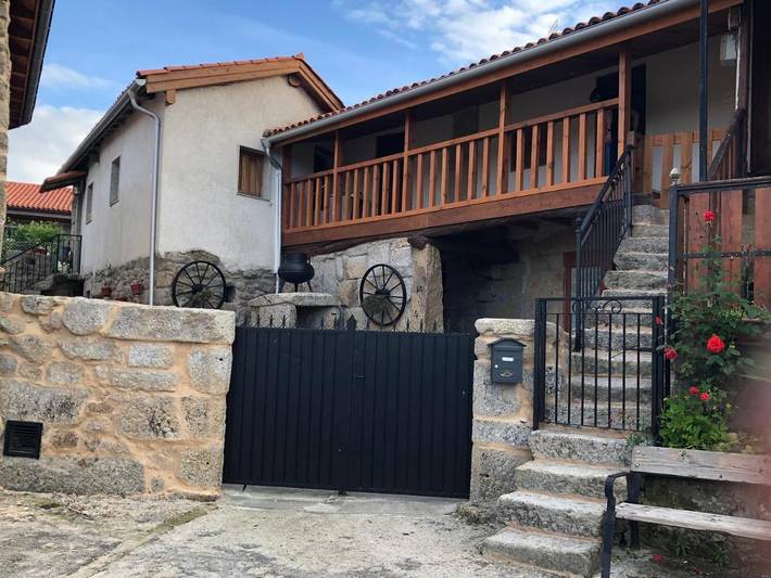 Casa rural para 4 personas, con balcón y vistas en Taboadela