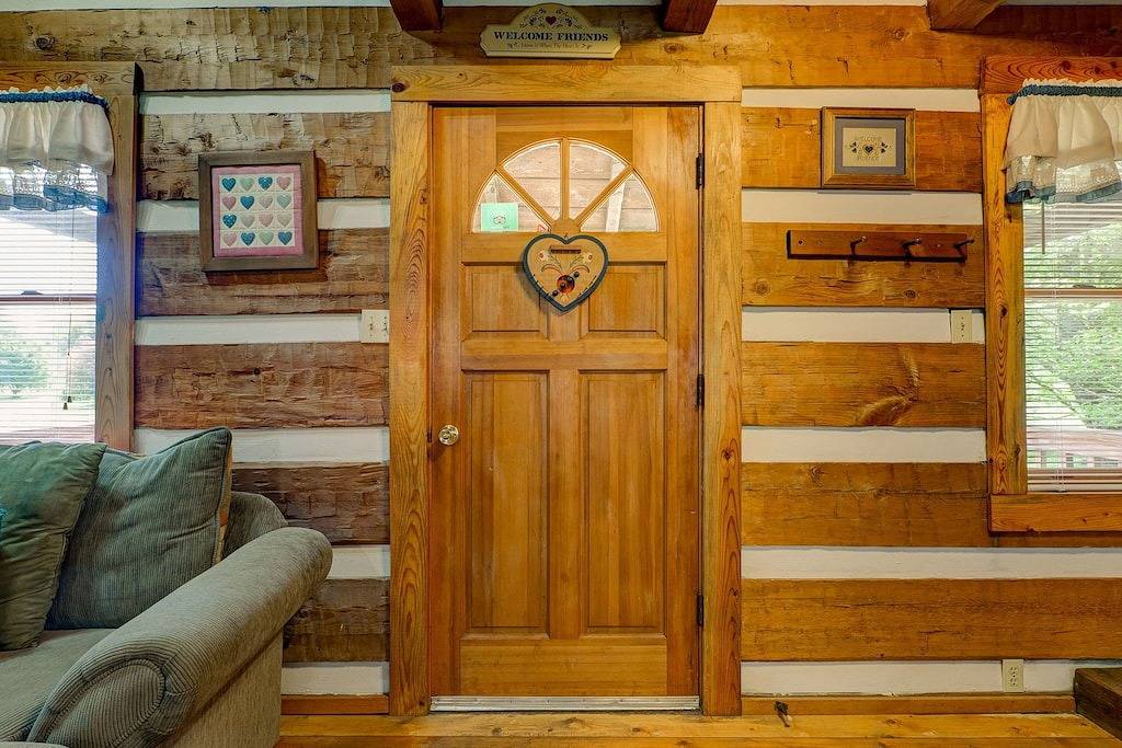 Vor Liebe platzende Herzen (Romantic Creekside Retreat) in Cosby (TN), Cocke County