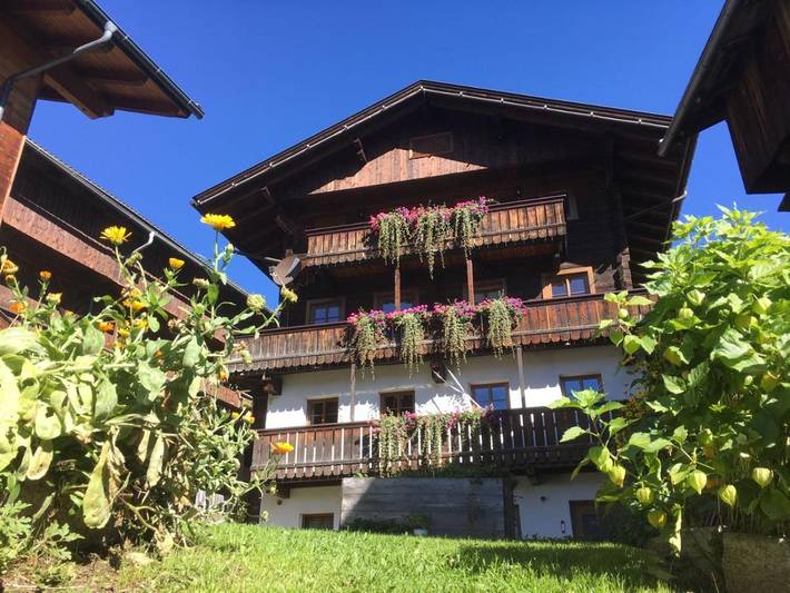 Ferienwohnung für 4 Personen, mit Balkon und Terrasse sowie Garten und Sauna