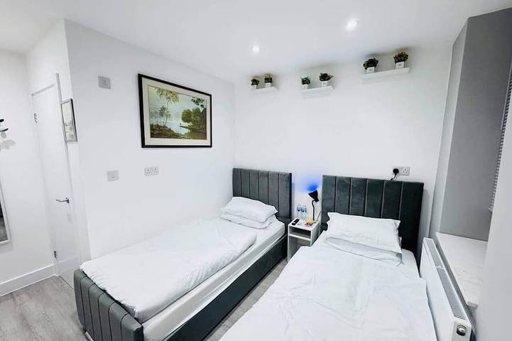 Holiday rental for 2 people, with garden in Cardiff Bay