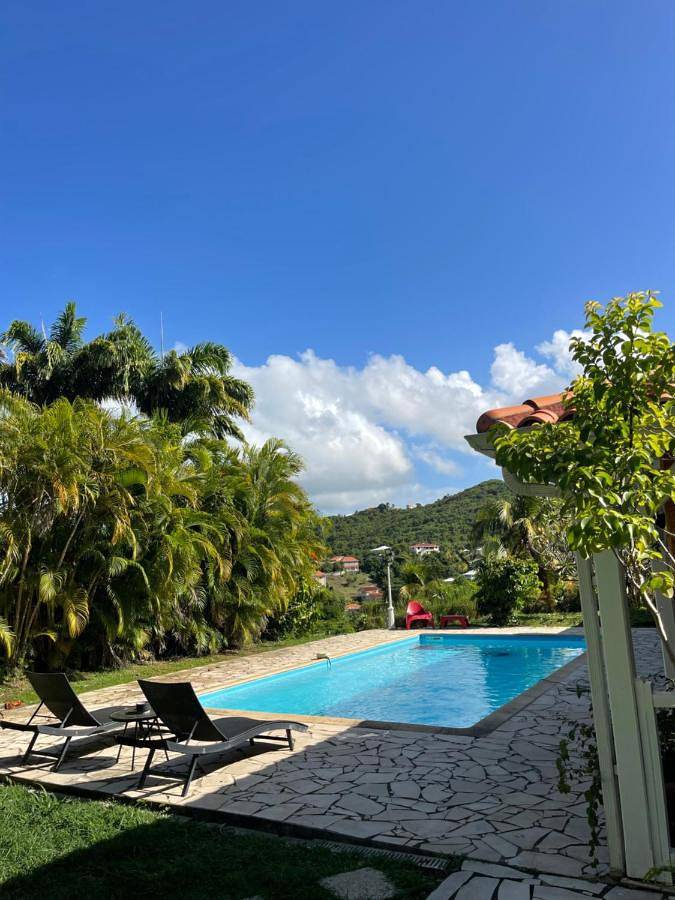 Maison d’hôte pour 2 personnes, avec piscine ainsi que terrasse et jardin à Le Robert - 4