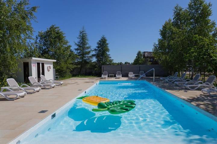 Ferienhaus für 5 Personen, mit Terrasse und Garten sowie Pool und Sauna