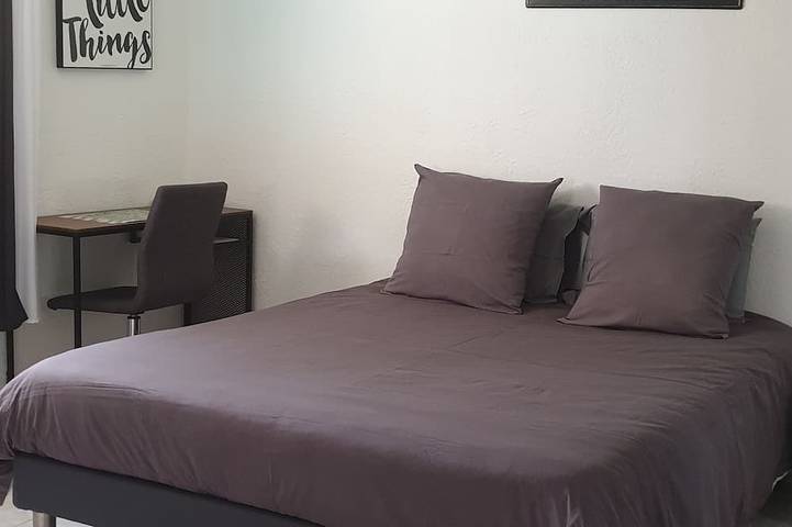 Location de vacances pour 3 personnes, avec terrasse et jardin à Le Thoronet - 2