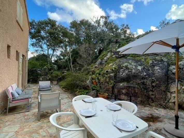 Haus mit 4 Zimmern, 200 m vom Strand entfernt, große Terrasse und 2 Parkplätze in Santa Giulia, Porto-Vecchio