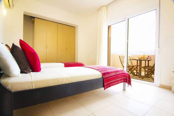 Moderne Luxus-Villa mit privatem Pool und herrlichem Meerblick in Rhodos