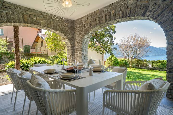 Location de vacances pour 6 personnes, avec vue sur le lac et vue ainsi que balcon et jardin dans Perledo - 3