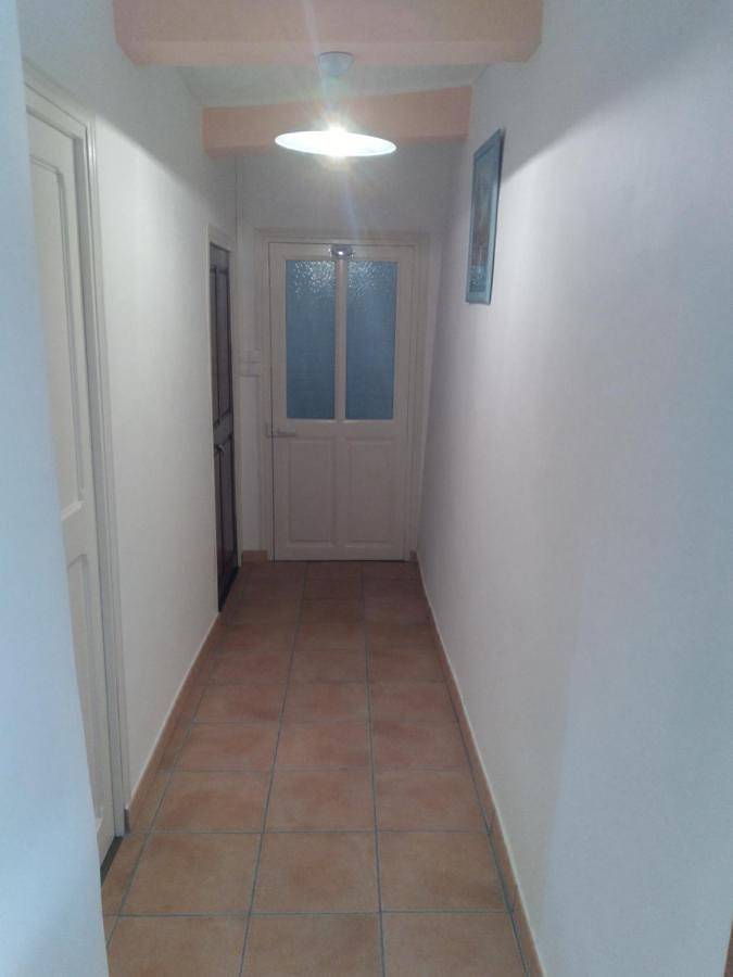 Appartement entier, One-Bedroom Apartment in Condorcet, Région de nyons