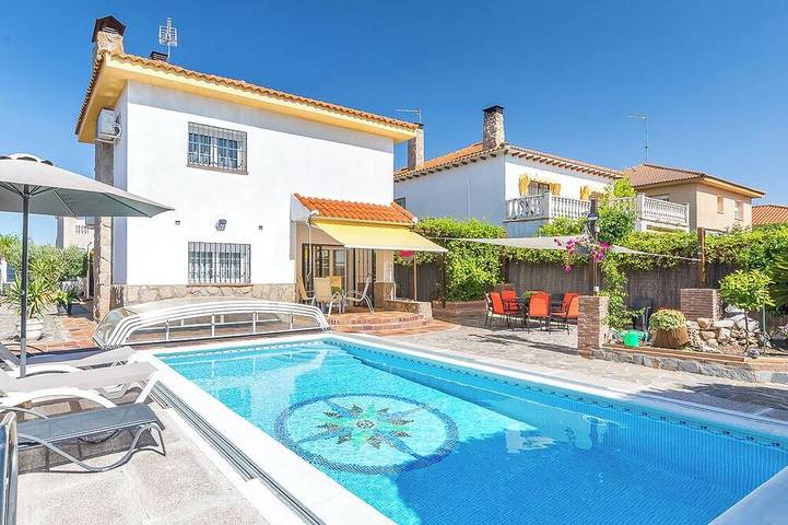 Casa de vacaciones para 8 personas, con jardín y balcón en Carranque