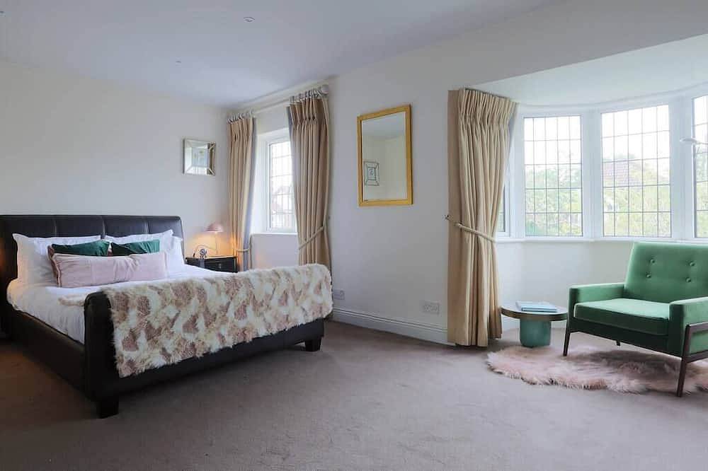 Elegant and contemporary large 3 bedroom home in Dublin, County Dublin