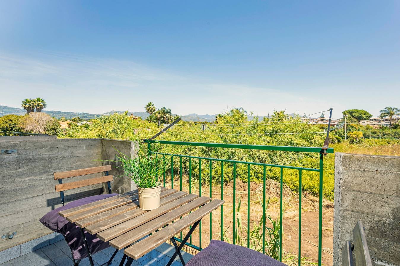Appartement entier, Appartement "Petite Maison" avec jardin partagé, Wi-Fi et climatisation in Fondachello, Province de Catania