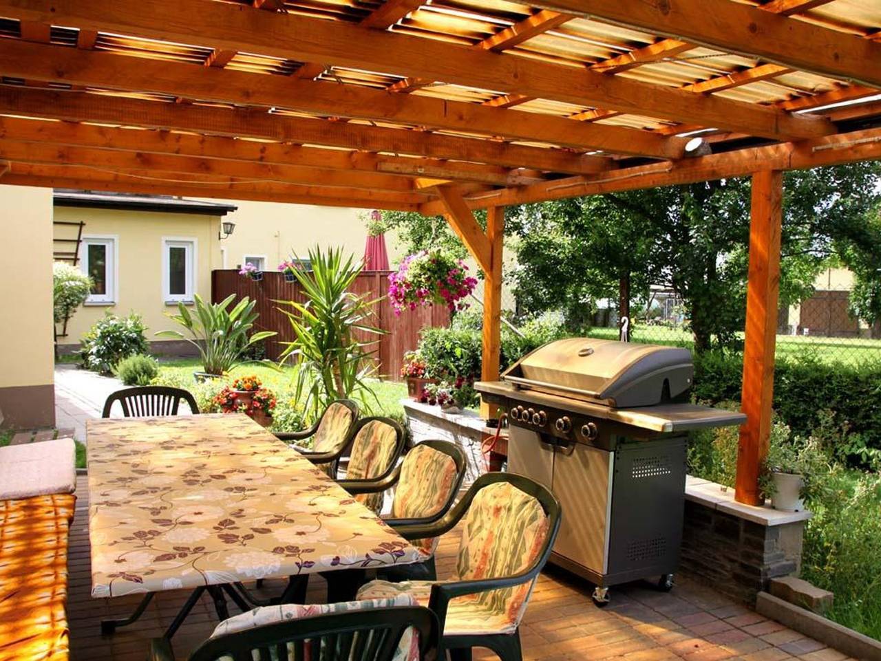 Ganze Ferienwohnung, Pension & Restaurant Gockescher Hahn - Familienzimmer 2, Dusche, Wc in Pöhl, Chemnitz und Umgebung