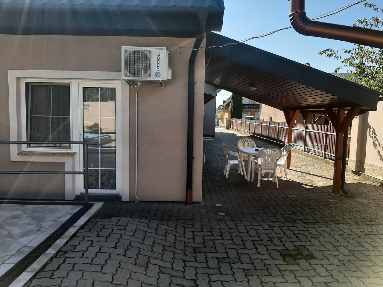 Ganze Ferienwohnung, 2 féröhelyes apartman in Balatonlelle, Plattensee Südufer