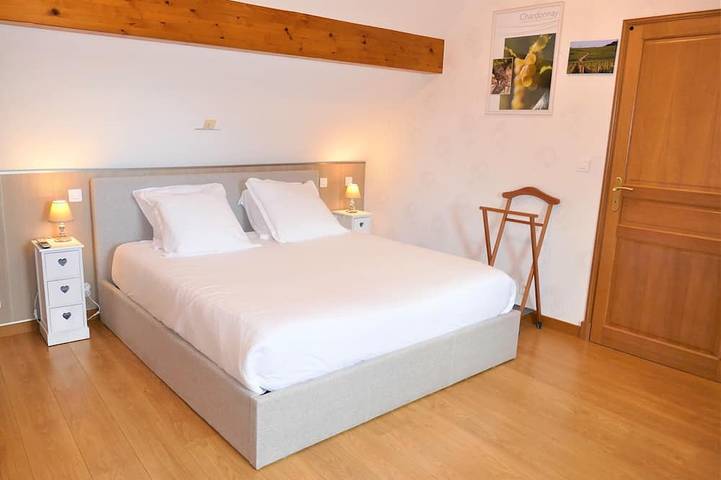 Location de vacances pour 4 personnes, avec jardin dans Corpeau - 2