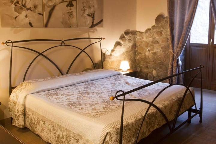 Gîte pour 5 personnes, avec piscine ainsi que vue sur le lac et terrasse à Padenghe sul Garda - 4