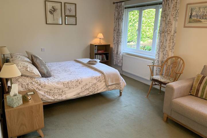 Ganze Wohnung, Luxus-Gartenwohnung in der Nähe von Windsor, London und Heathrow in Thorpe Park, Surrey