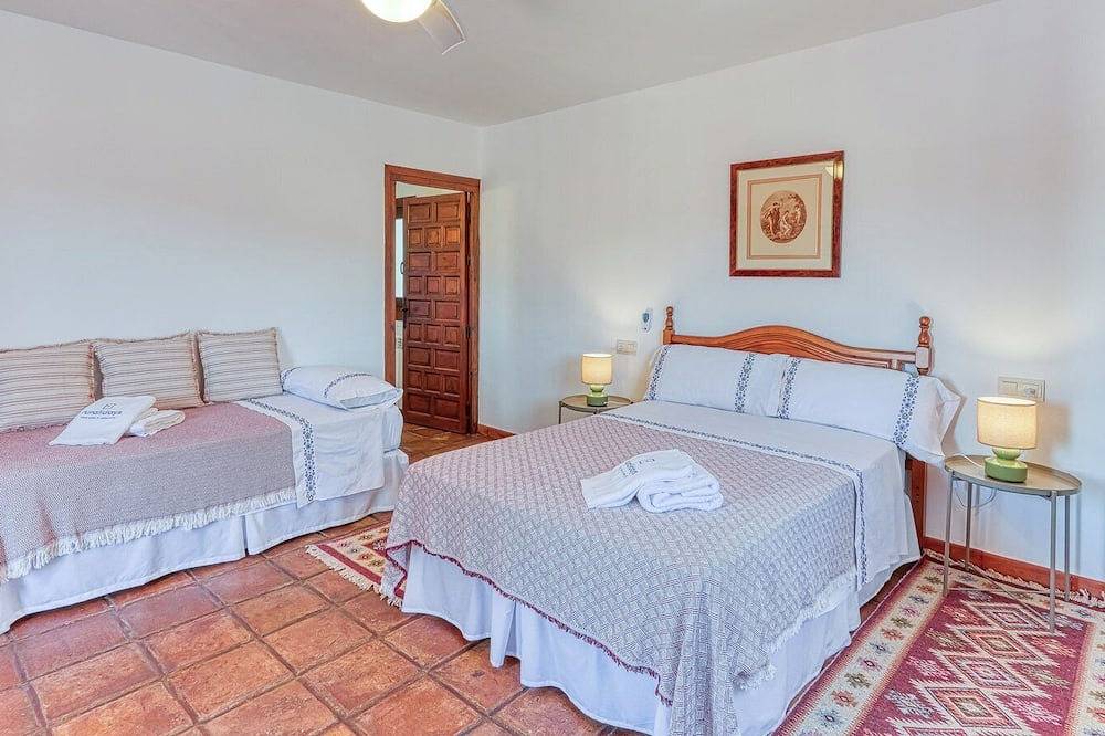 Cortijo el Contarin Archidona by Ruralidays in Archidona, Granada Provinz