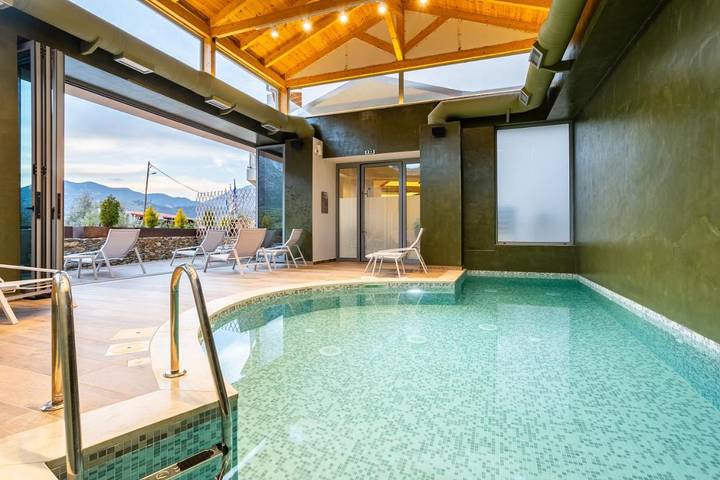 Hôtel pour 2 personnes, avec piscine ainsi que jardin et vue, animaux acceptés