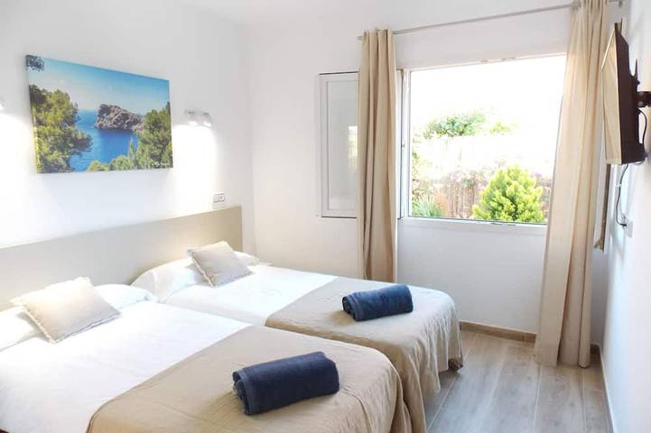 Ferienhaus für 8 Personen, mit Terrasse und Garten in El Toro - 4