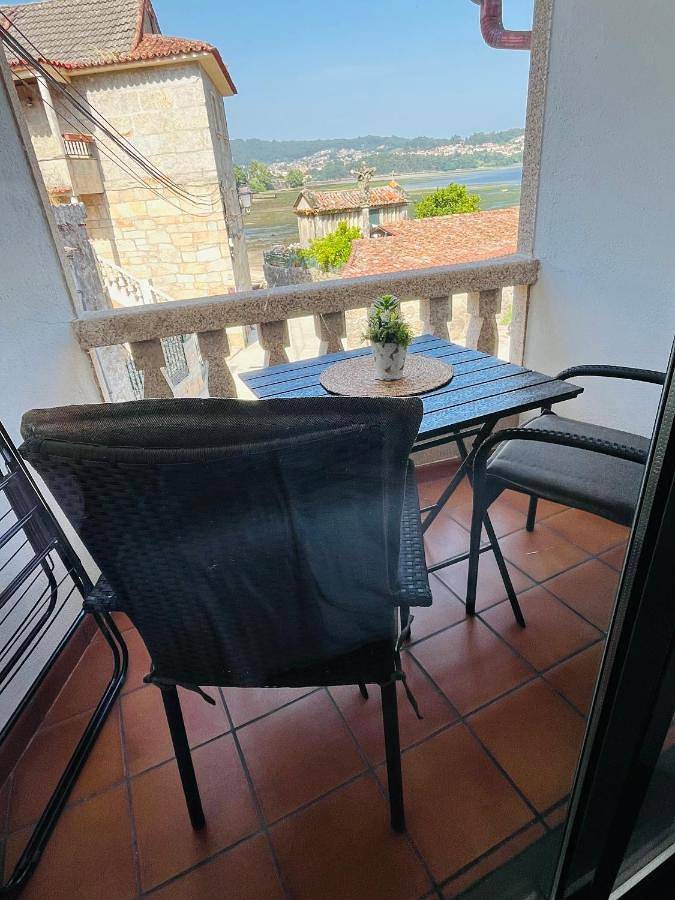 Location de vacances pour 4 personnes, avec balcon et vue, adapté aux familles dans Combarro - 4