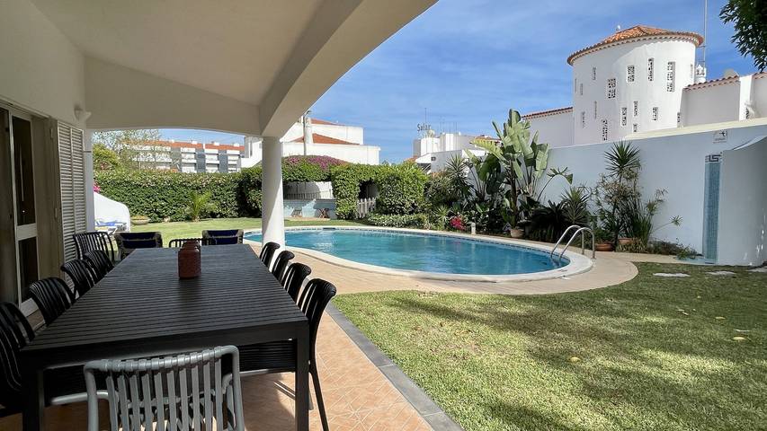 Villa für 12 Personen, mit Garten, mit Haustier in Albufeira