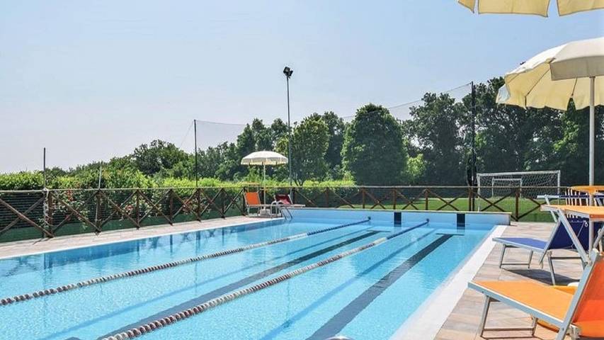 Location de vacances pour 21 personnes, avec jardin et piscine à Tavullia - 2