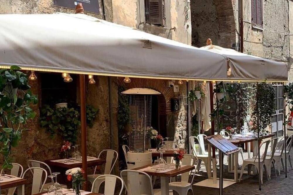 Entire apartment, Enjoyhousebracciano suite1 in Bracciano, Lake Bracciano