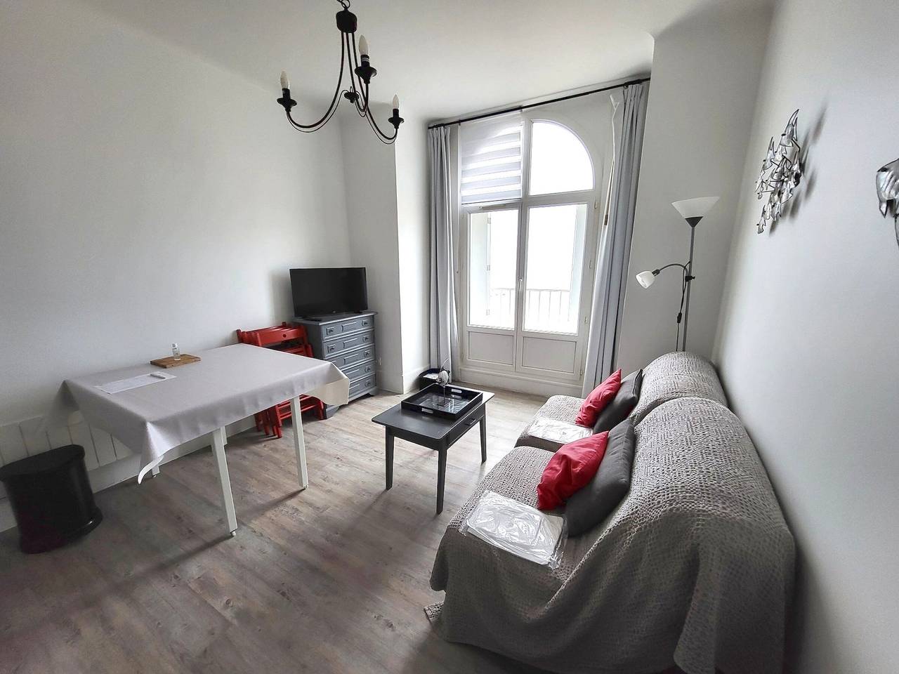 Apartamento entero, Apartamento acogedor con vistas al océano y acceso directo a la playa en Les Sables d'Olonne in Les Sables-d'Olonne, Vandea