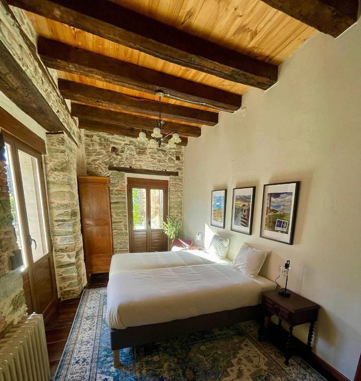 Cama y desayuno para 2 personas, con balcón en Villafranca del Bierzo