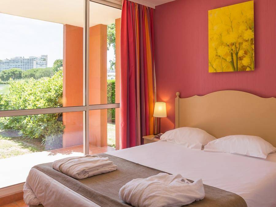 Pierre & Vacances Premium Résidence Les Rives de Cannes - Mandelieu - Wohnung 6 personen - - 2 Schlafzimmer - Terrasse oder Balkon in Mandelieu-la-Napoule, Massif de l'Esterel