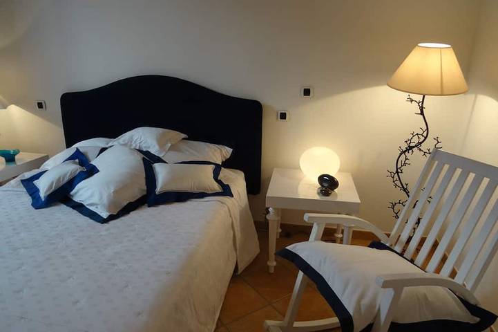 Appartement entier, Appartement 4* vue panoramique baie de Villefranche,  piscine et parking in Villefranche-sur-Mer, Côte méditerranéenne (France)