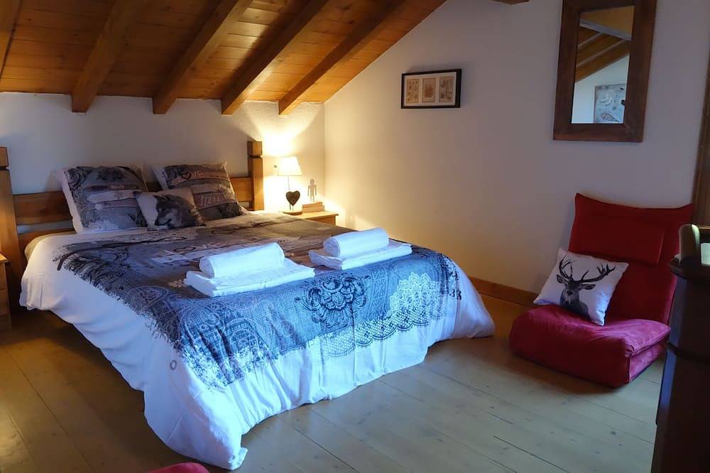 Chalet la buissonnière 4* individual chalet rental in Valfréjus, Modane