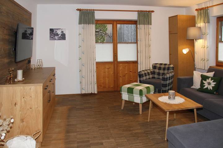 Entire holiday apartment, FeWo Iselerblick in Bad Hindelang, Bavarian Swabia