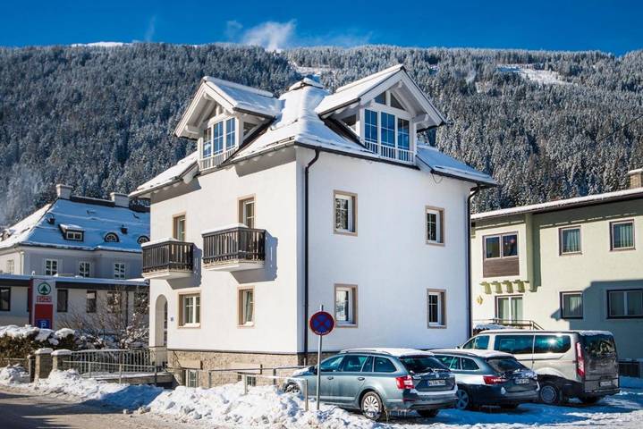 Chalet für 20 Personen, mit Balkon - 1