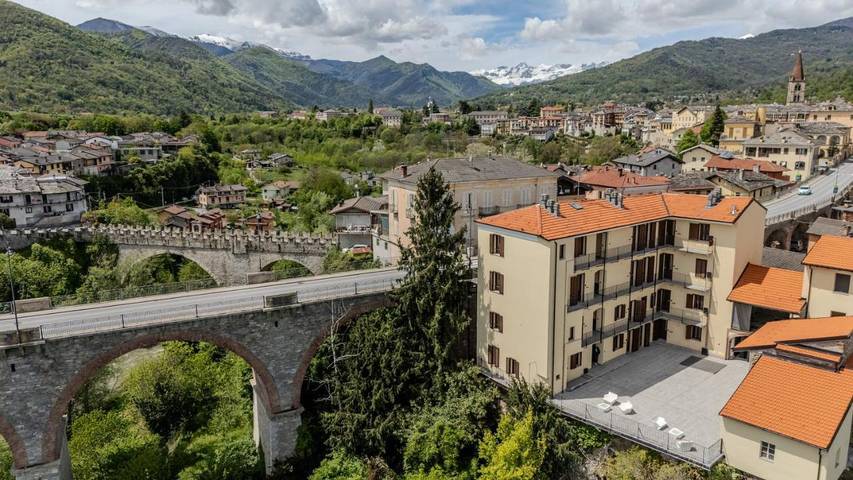 Location de vacances pour 4 personnes, avec vue ainsi que terrasse et jardin, animaux acceptés à Dronero