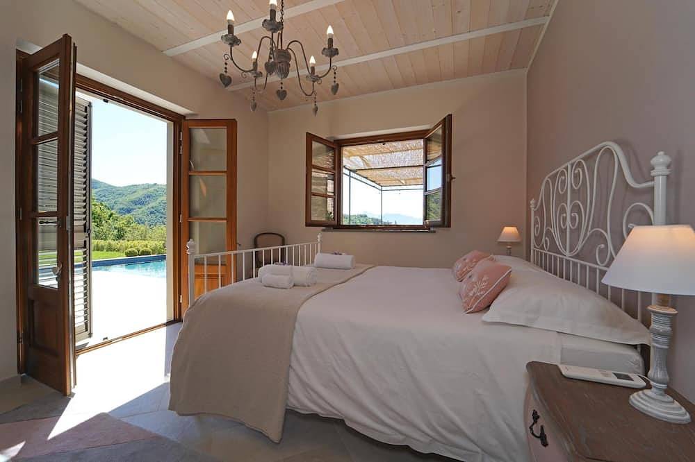 Villa Vittoria 8 Pax in Licciana Nardi, Val di Magra