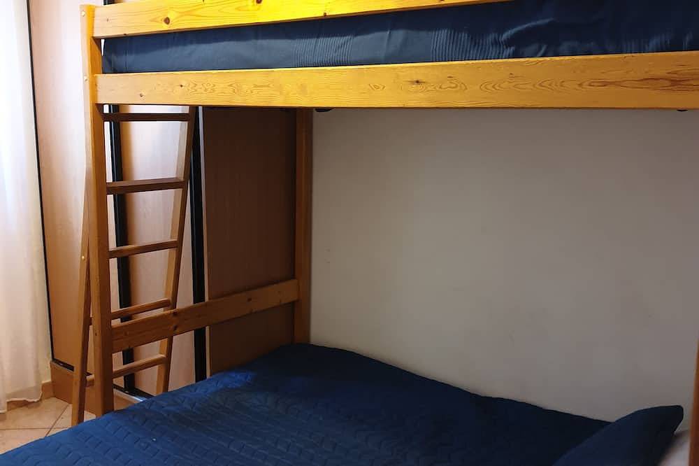 Peaceful Villa Under The Pins, Swimming Pool enclosed grounds 5500m2 in Vidauban, Draguignan region