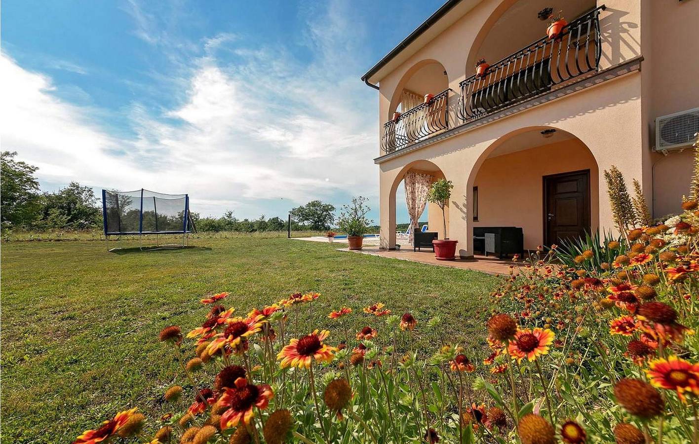 Hel semesterlägenhet, Lägenhet för 6 Personer med terass in Brajkovići, Central Istria