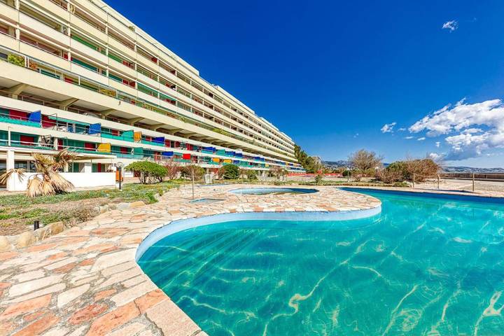 Appartement de vacances pour 4 personnes, avec piscine et vue