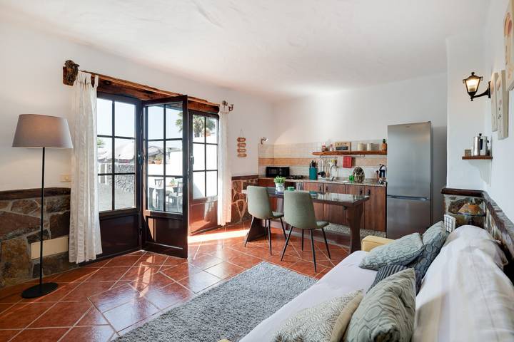 Casa rural para 2 personas, con jardín en San Bartolomé - 4