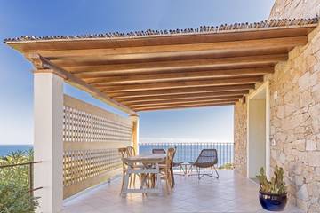 Ferienhaus für 4 Personen, mit Pool und Balkon sowie Garten auf Sardinien