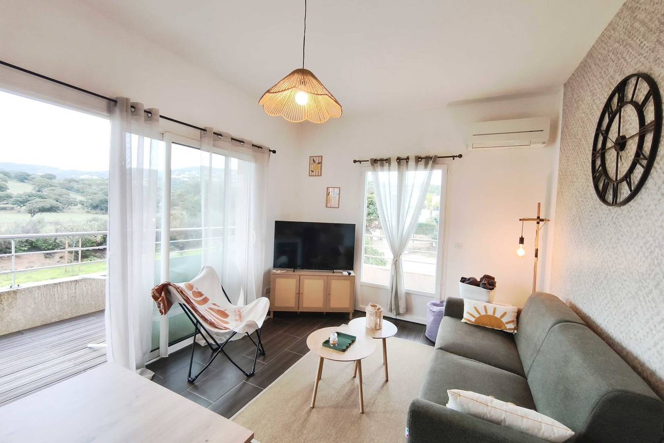 Ganze Wohnung, Bright apartment in Albitreccia, near beach in Albitreccia, Ajaccio und Umgebung