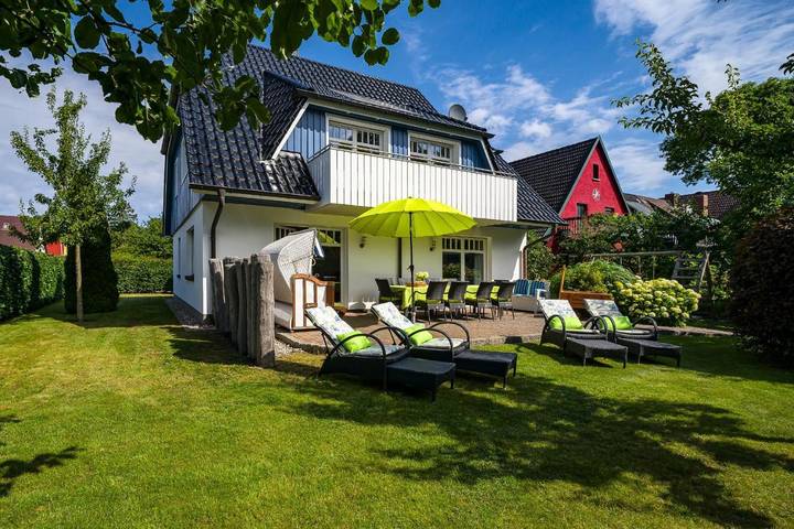 Ferienhaus für 10 Personen, mit Sauna und Ausblick sowie Garten in Prerow - 2