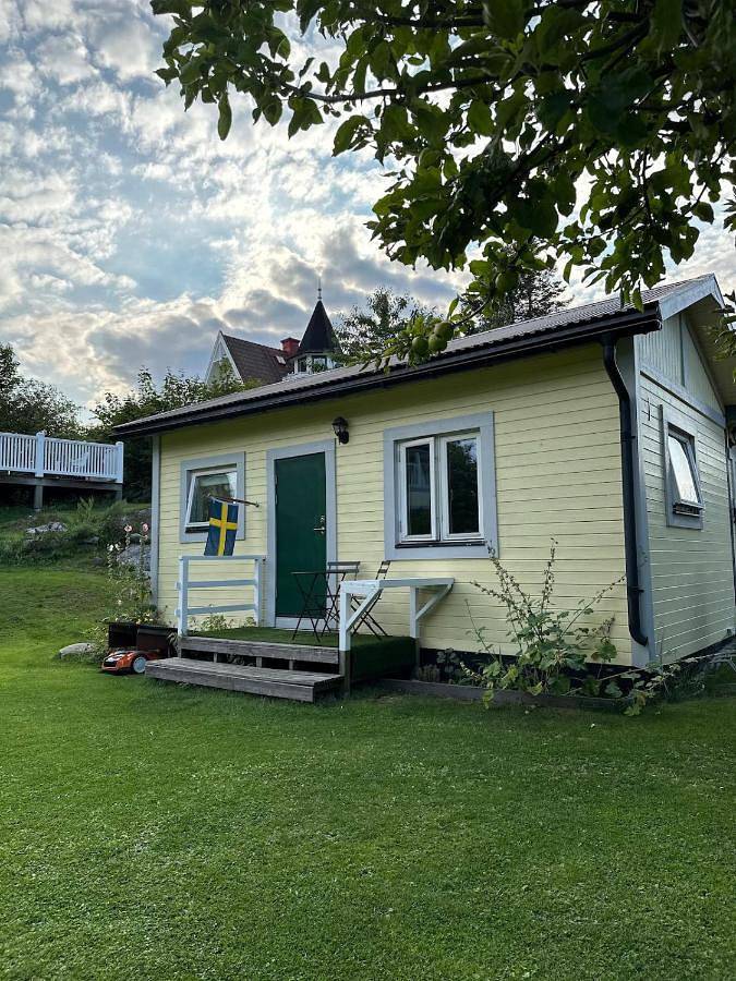 Hel lägenhet, Small Seaside Cottage in Nacka, Stockholms skärgård