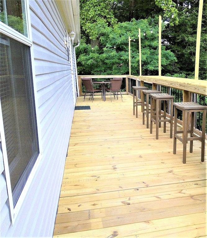 Lake it or Leave it! Lake House just one mile from Lake Cumberland Marina in Lake Cumberland